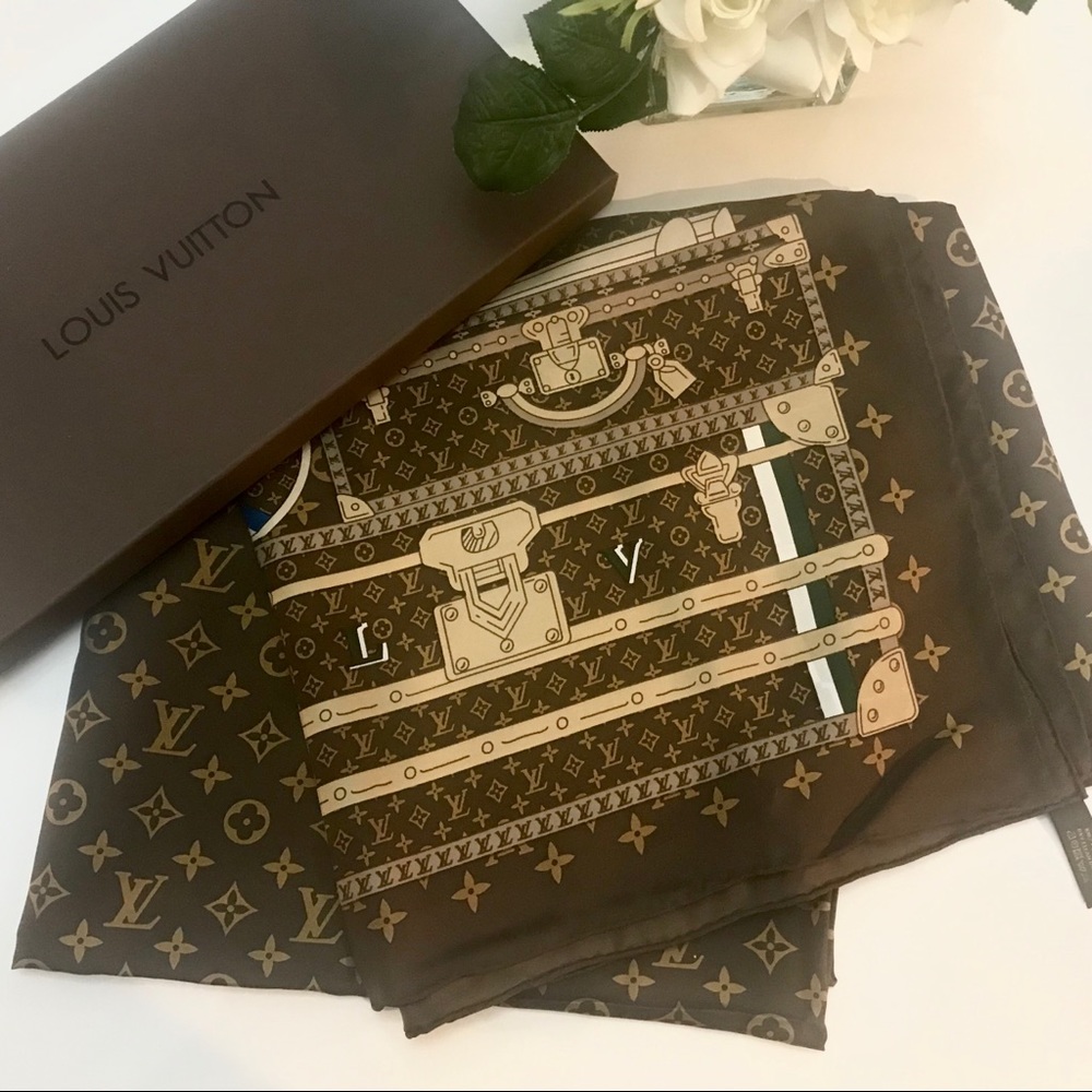 ♦️sold♦️Louis Vuitton Limited Edition scarf/ shawl